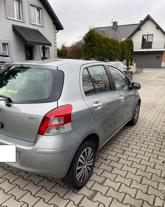 Toyota Yaris cena 17500 przebieg: 173000, rok produkcji 2010 z Sosnowiec małe 29